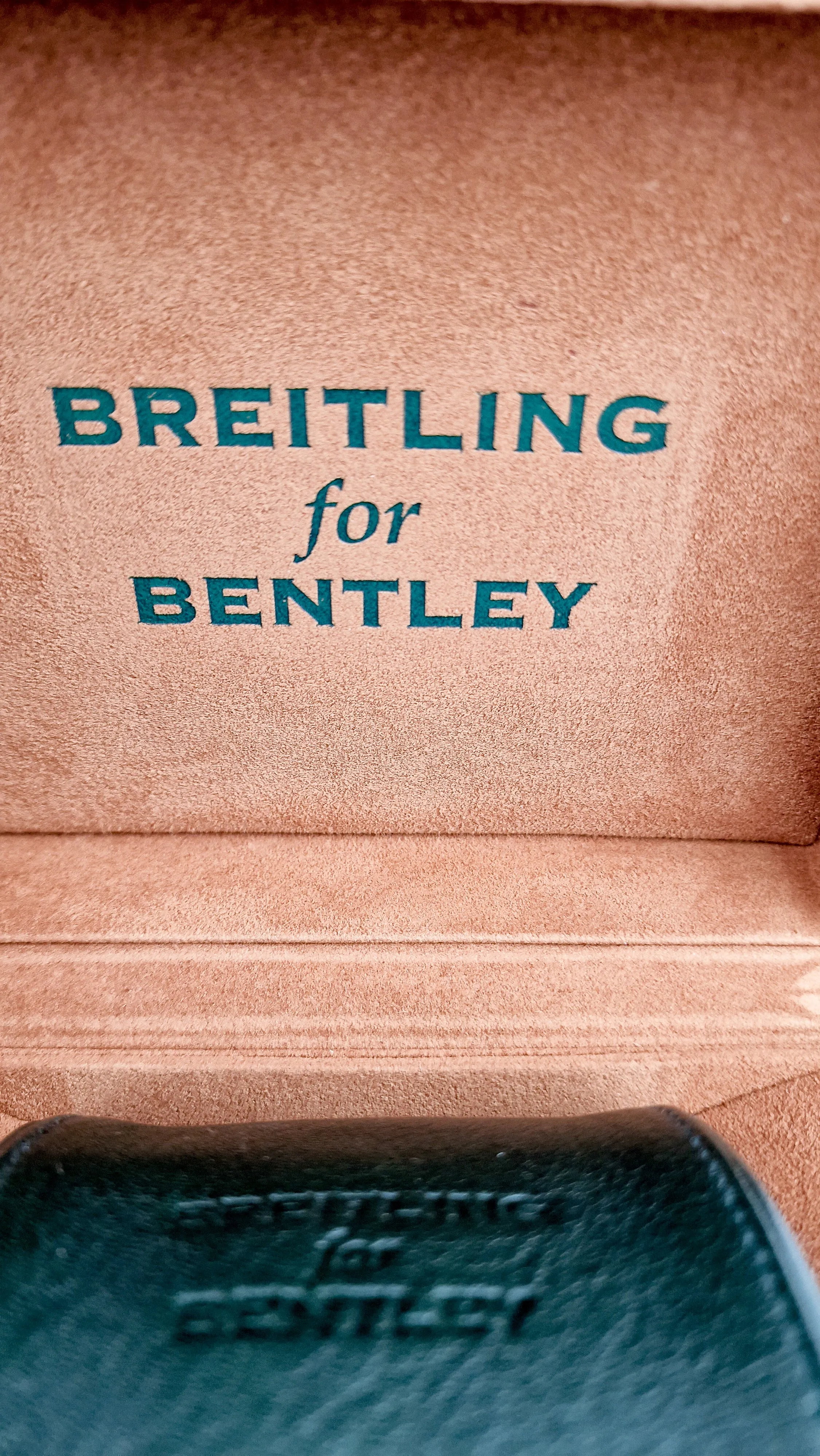 Breitling for Bentley Flying B Date 18K Rose Gold Watch MOP Full Set Box & Papers R16362
