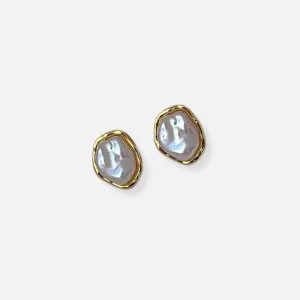 Carmen elegant pearl earrings