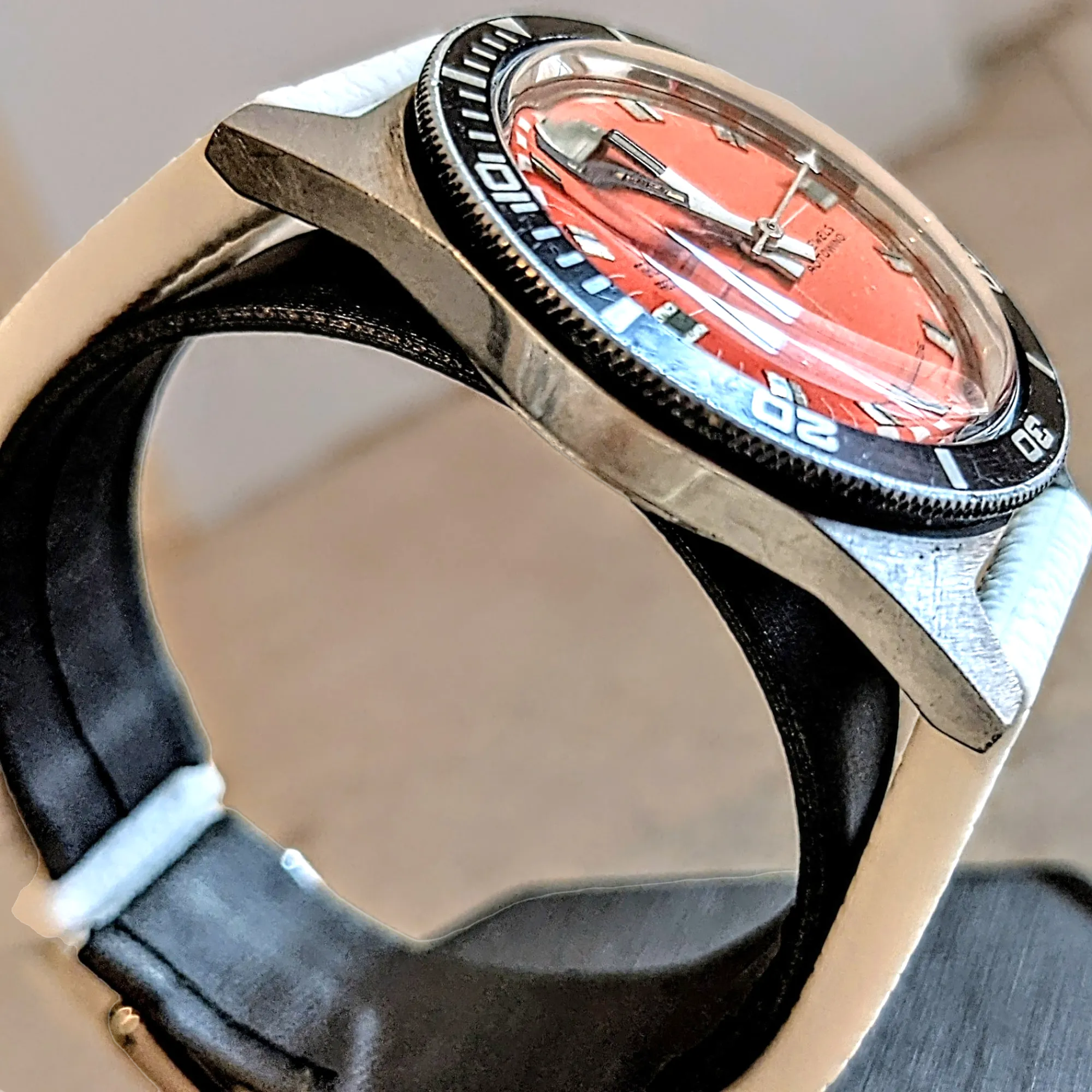 GRUEN Precision Autowind Watch -Skin Diver Wristwatch- 17 Jewels