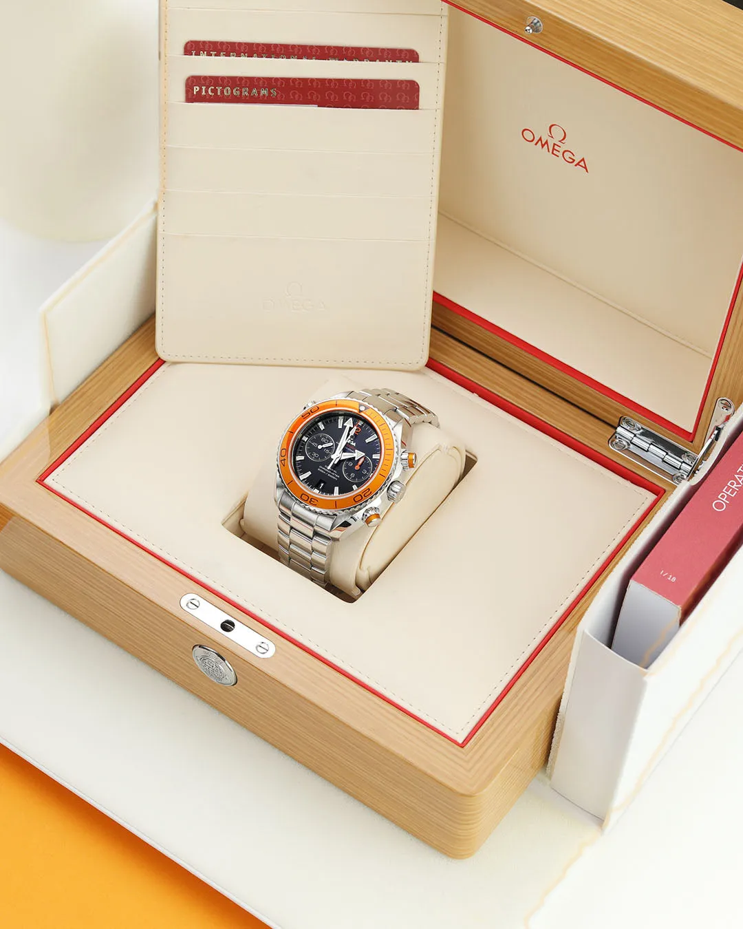 Omega  Seamaster Planet Ocean - 222.30.38.50.01.002